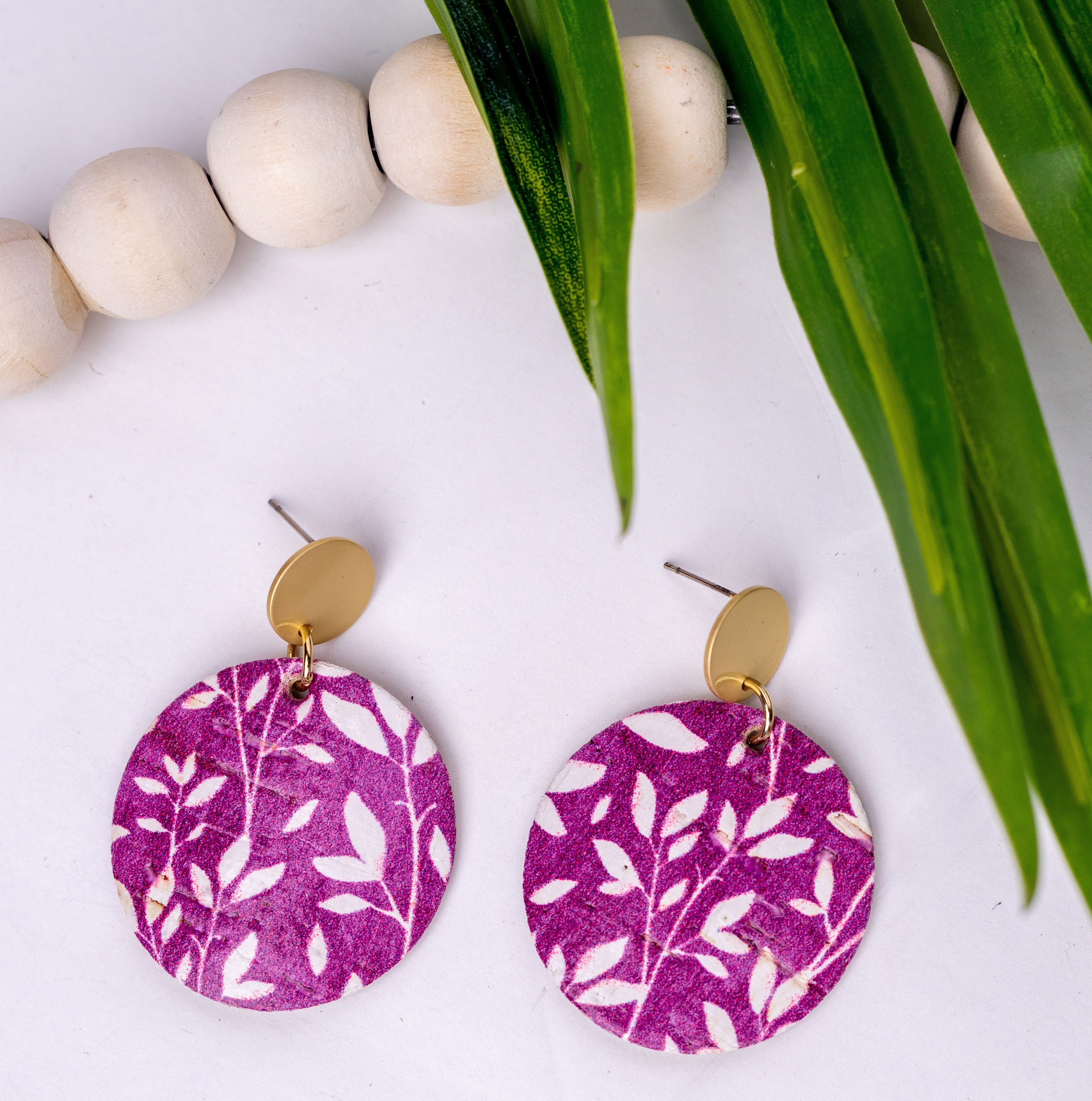 Berry & White Willow Large Circle