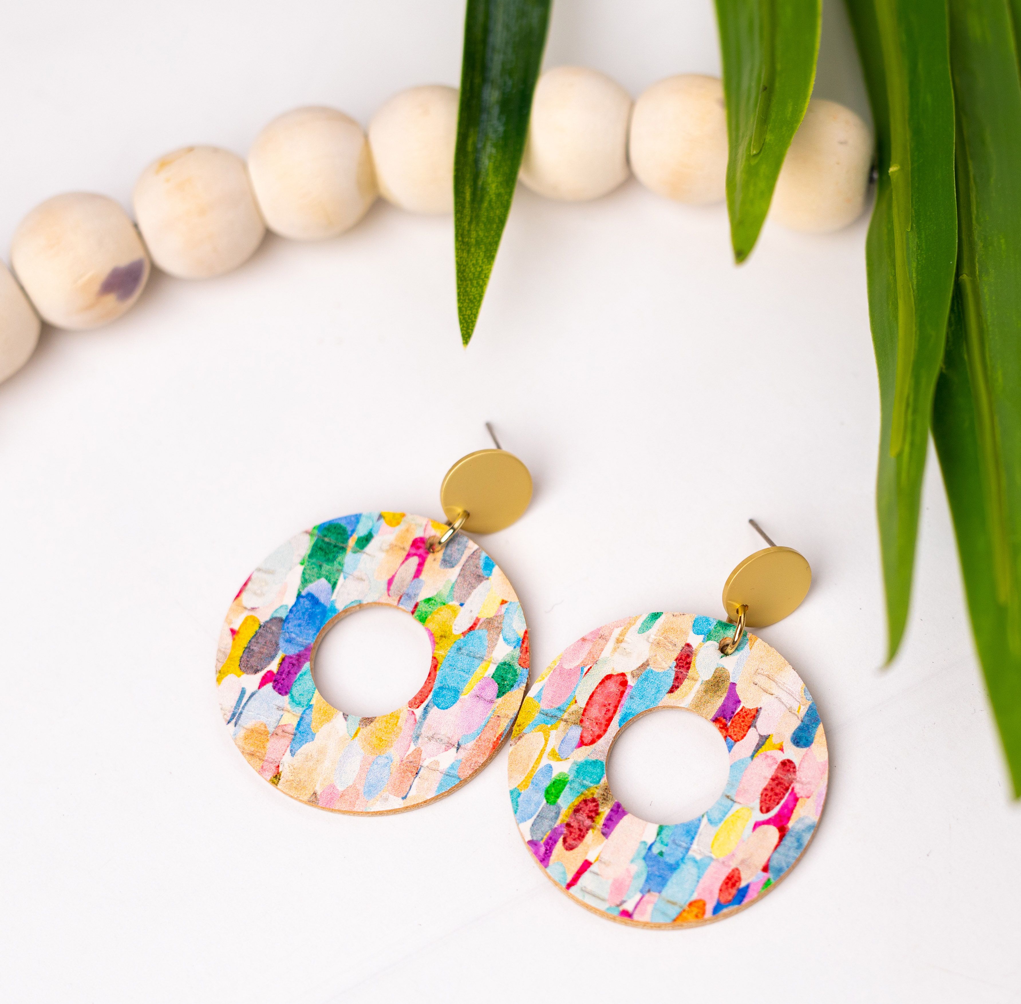 Confetti Large Circle Cut-out with Gold