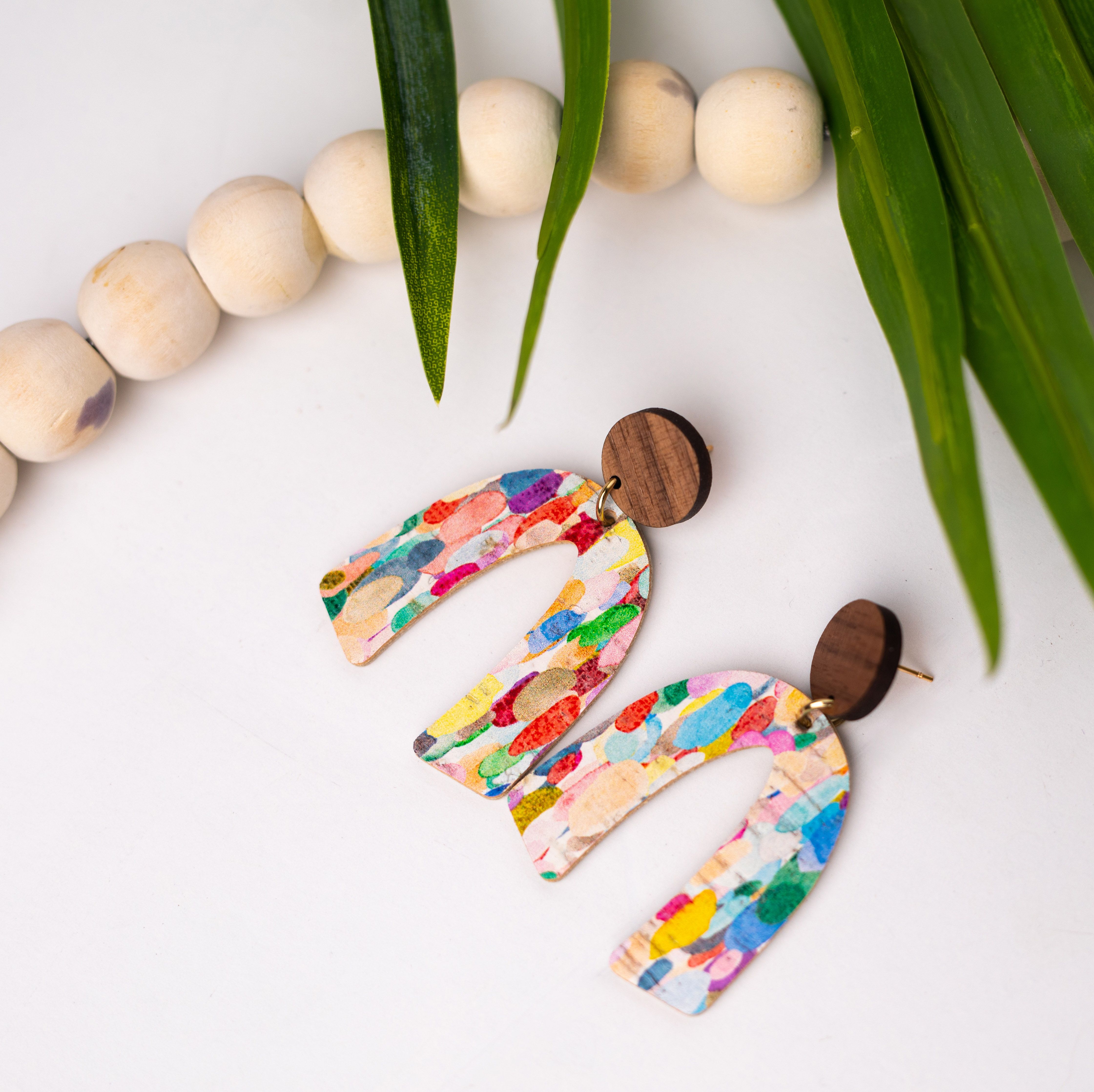 Confetti Large Horseshoe with Wood