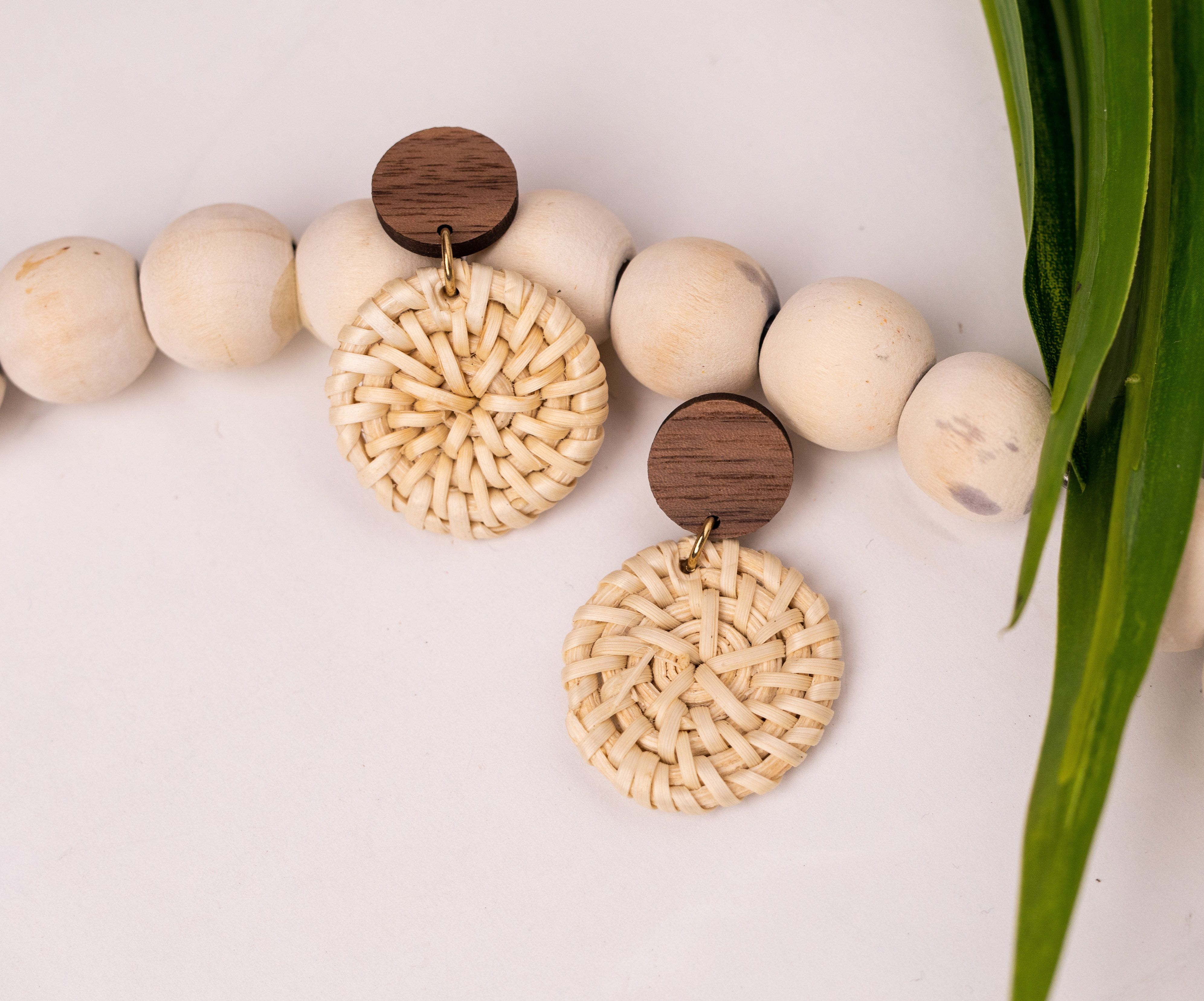 Rattan Whitened Small Circle